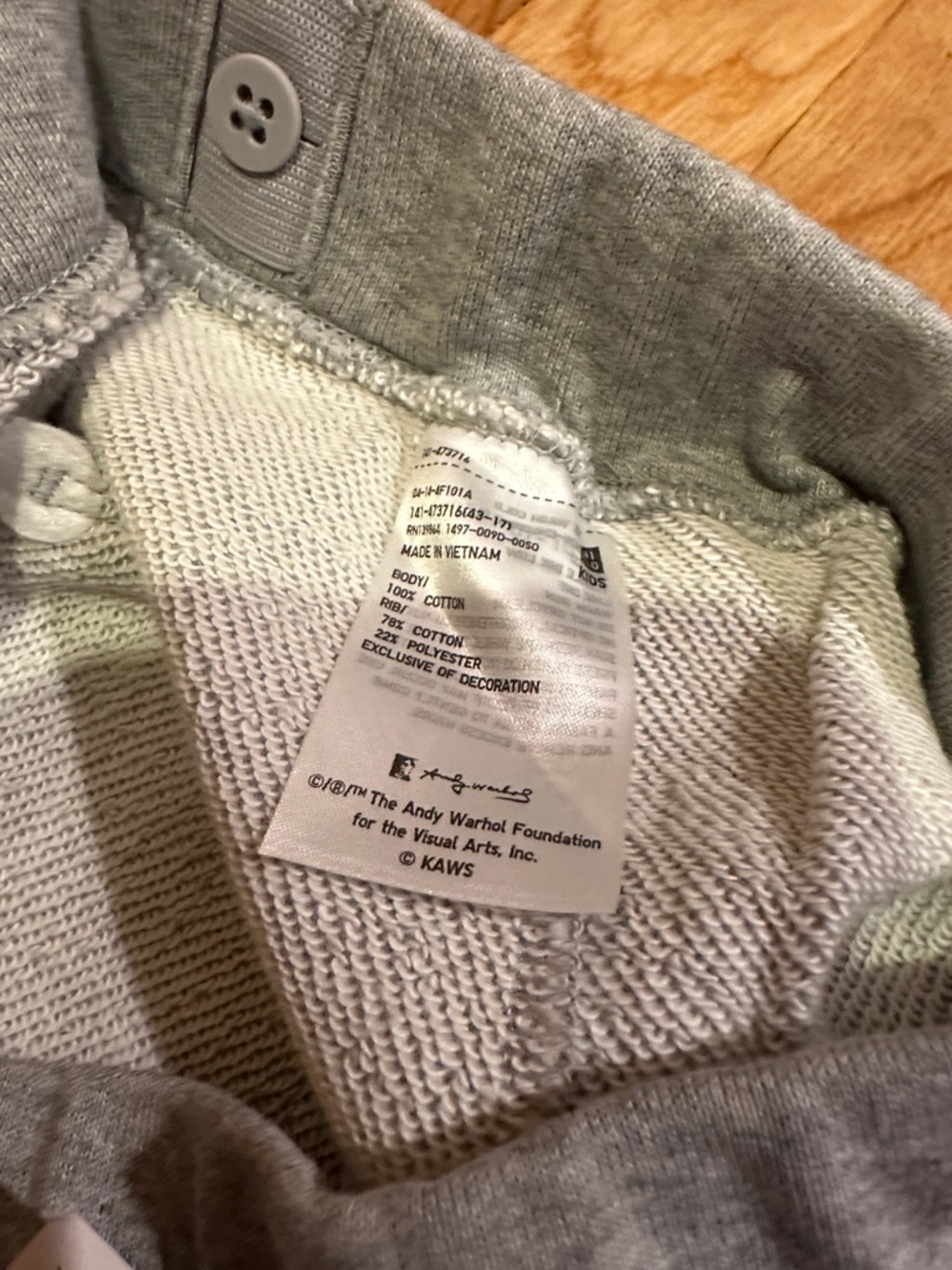 Uniqlo Kaws + Warhol collaboration gray Kids Sweatpants NWT streetwear size 13 - Picture 7 of 14